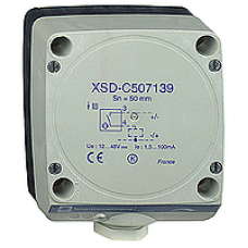 XSDC407139LD - inductive sensor XSD 80x80x40 - plastic - Sn40mm - 24..240VAC - terminals, Schneider Electric